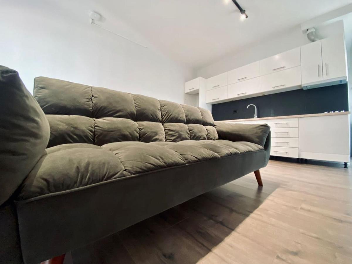 Wild Villa Apartments Sarande Bagian luar foto
