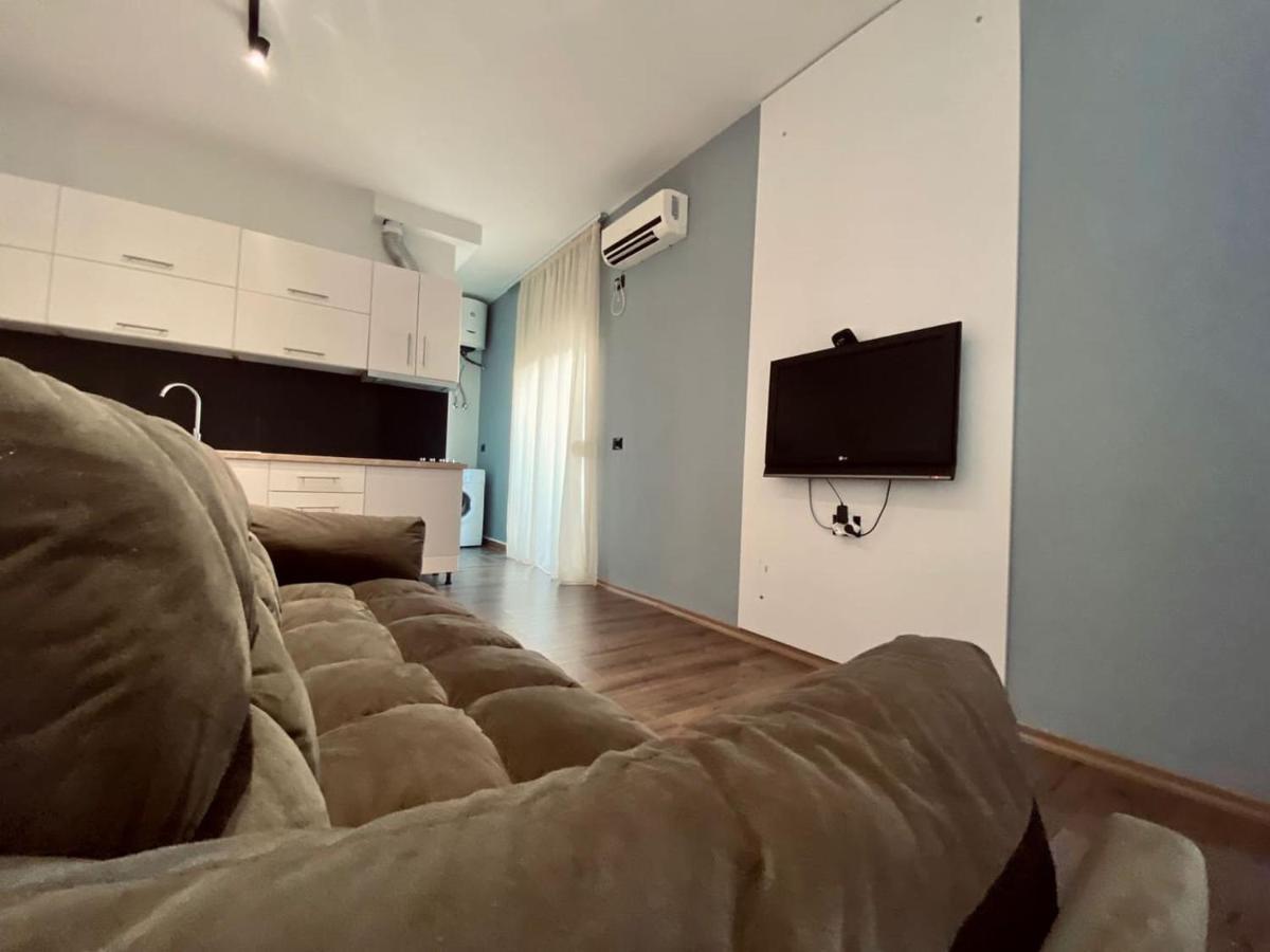 Wild Villa Apartments Sarande Bagian luar foto