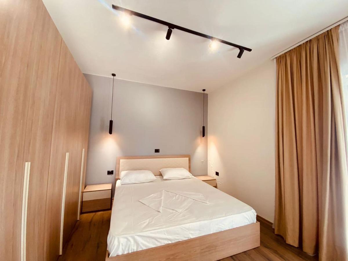 Wild Villa Apartments Sarande Bagian luar foto