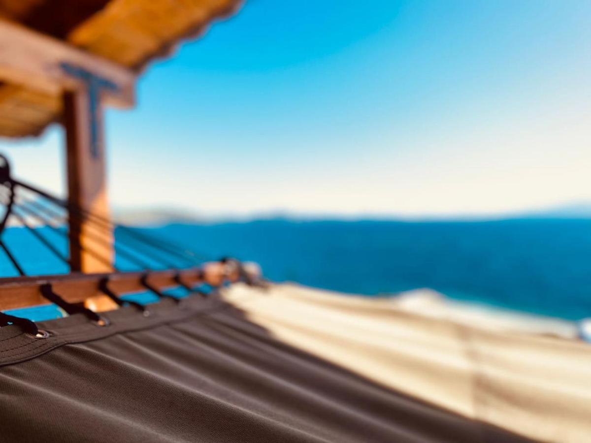 Wild Villa Apartments Sarande Bagian luar foto