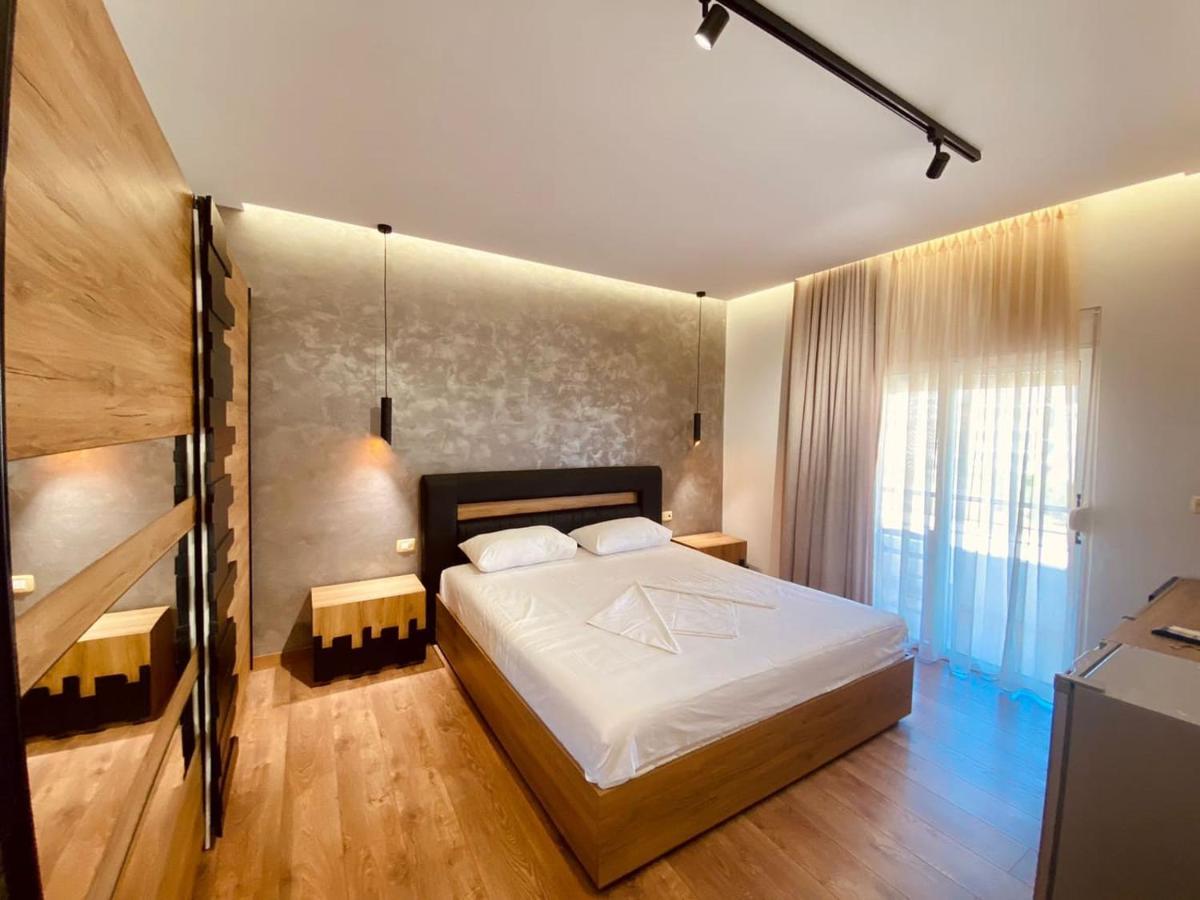 Wild Villa Apartments Sarande Bagian luar foto